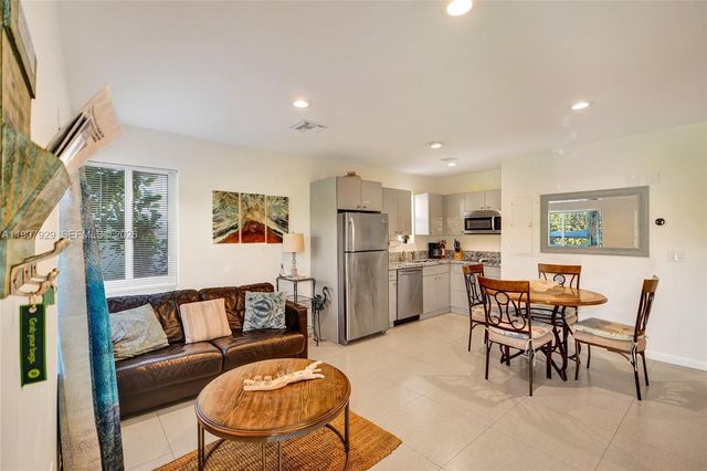 322 Oklahoma Street, Hollywood, FL 33019