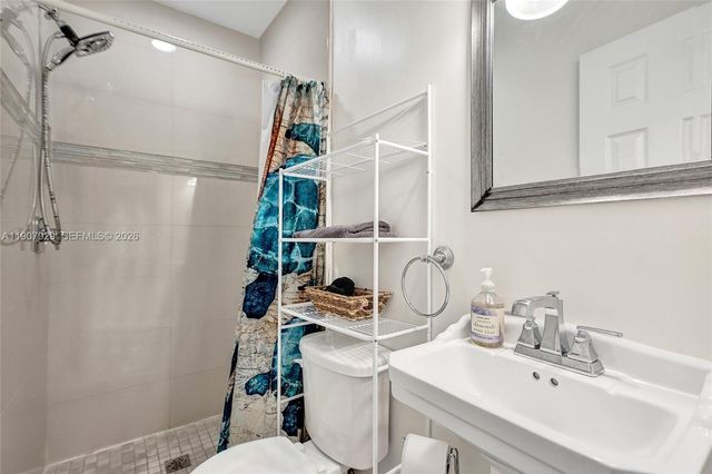 322 Oklahoma Street, Hollywood, FL 33019