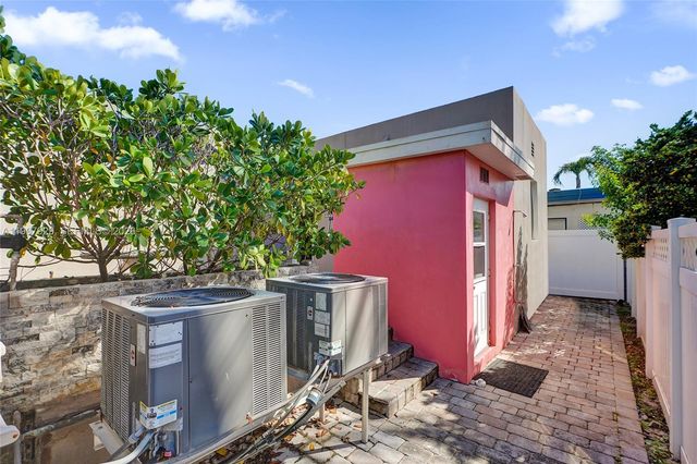 322 Oklahoma Street, Hollywood, FL 33019