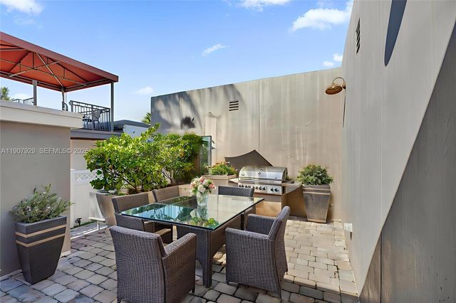 322 Oklahoma Street, Hollywood, FL 33019