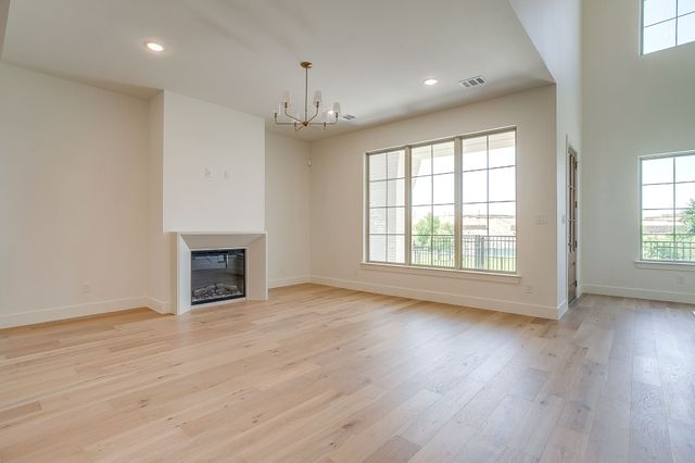13833 Carnegie Drive, Fort Worth, TX 76008