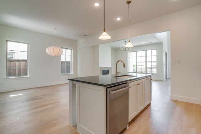 13833 Carnegie Drive, Fort Worth, TX 76008