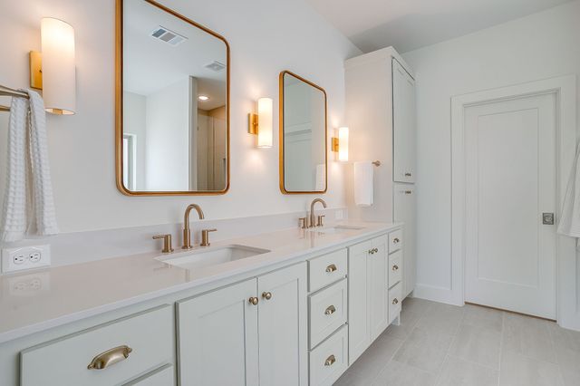 13833 Carnegie Drive, Fort Worth, TX 76008