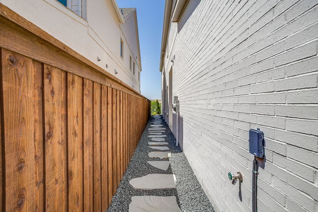 13833 Carnegie Drive, Fort Worth, TX 76008