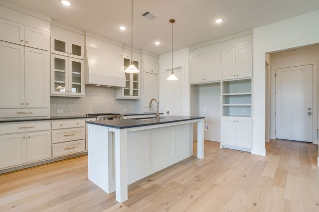 13833 Carnegie Drive, Fort Worth, TX 76008