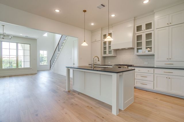 13833 Carnegie Drive, Fort Worth, TX 76008
