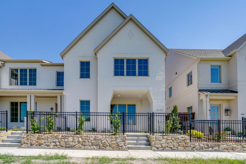 13833 Carnegie Drive, Fort Worth, TX 76008