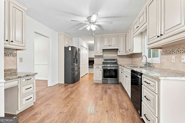 185 Clearbrook Way, Fayetteville, GA 30215