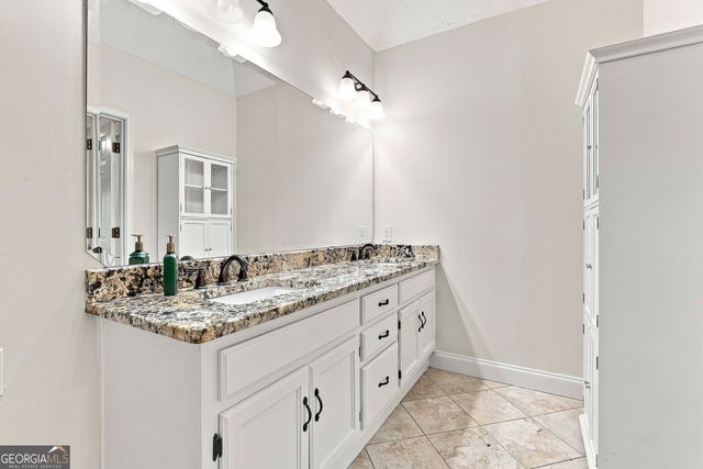185 Clearbrook Way, Fayetteville, GA 30215