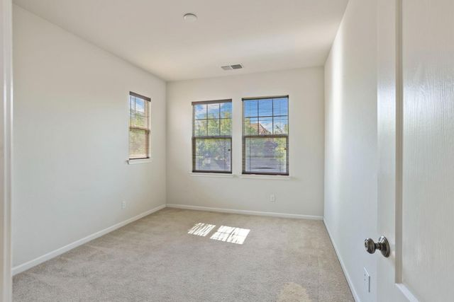 433 W Moraga St, Mountain House, CA 95391