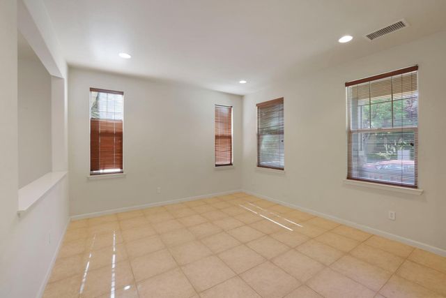 433 W Moraga St, Mountain House, CA 95391