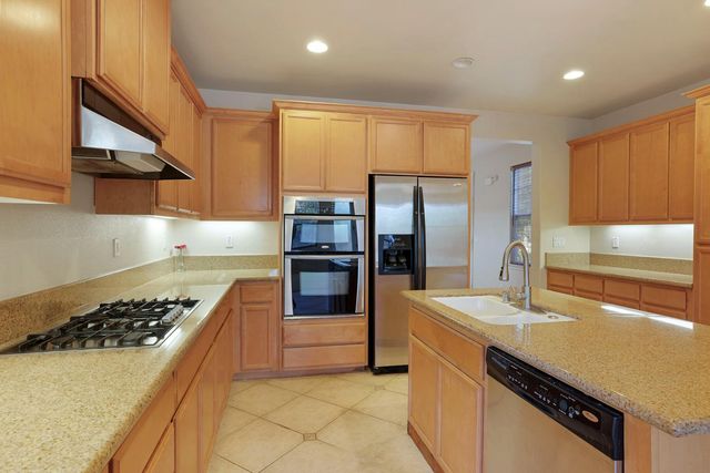 433 W Moraga St, Mountain House, CA 95391