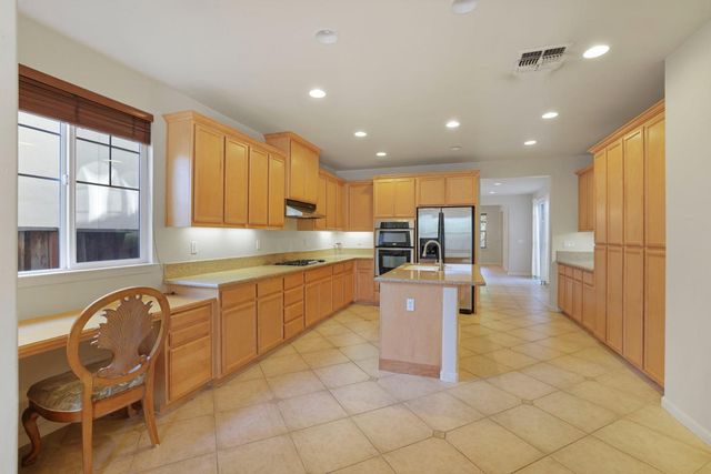 433 W Moraga St, Mountain House, CA 95391