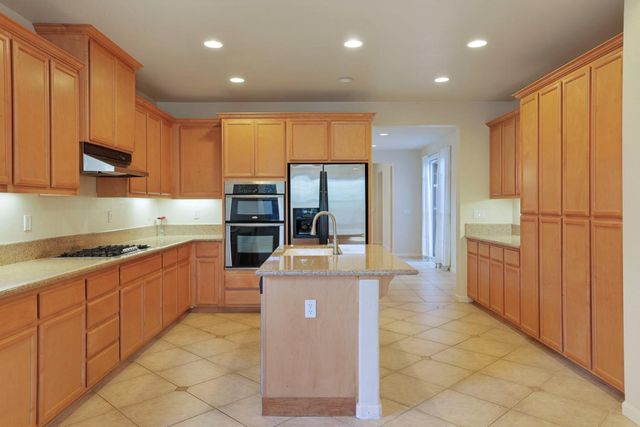 433 W Moraga St, Mountain House, CA 95391