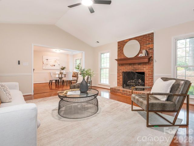 1207 Matthews Plantation Drive, Matthews, NC 28105