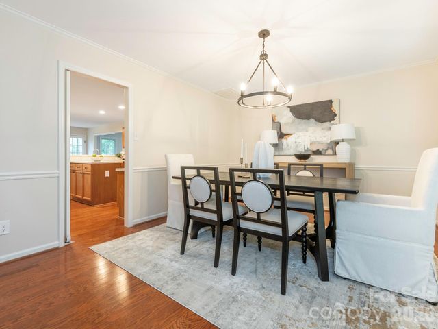 1207 Matthews Plantation Drive, Matthews, NC 28105