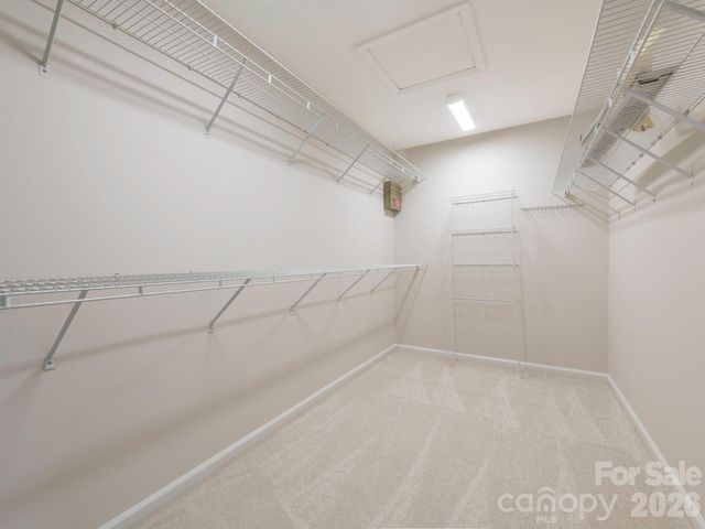 1207 Matthews Plantation Drive, Matthews, NC 28105