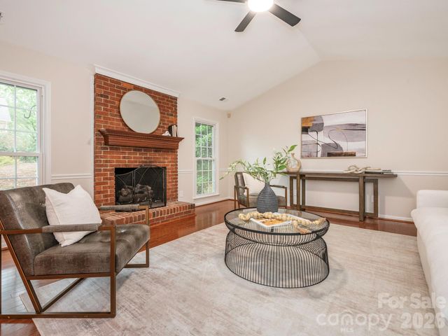 1207 Matthews Plantation Drive, Matthews, NC 28105