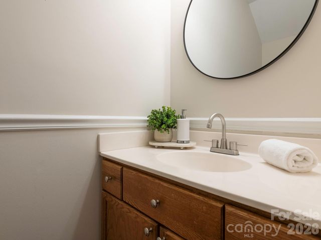 1207 Matthews Plantation Drive, Matthews, NC 28105