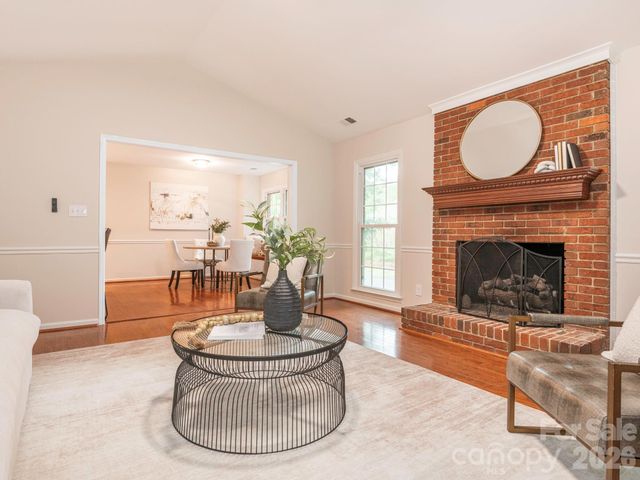 1207 Matthews Plantation Drive, Matthews, NC 28105