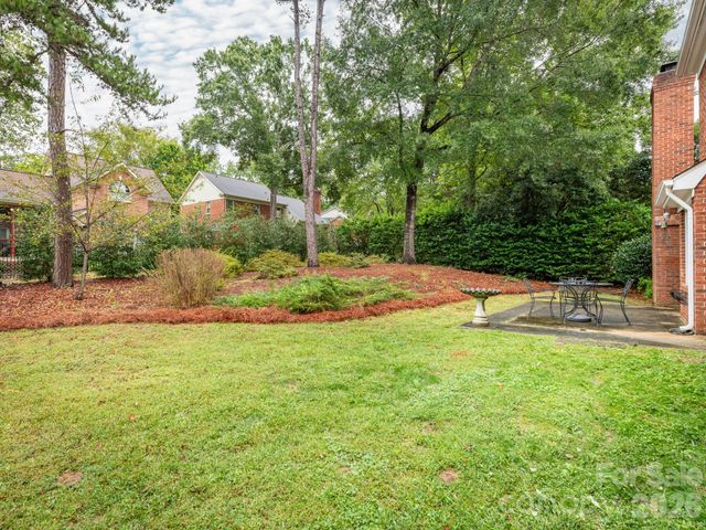 1207 Matthews Plantation Drive, Matthews, NC 28105
