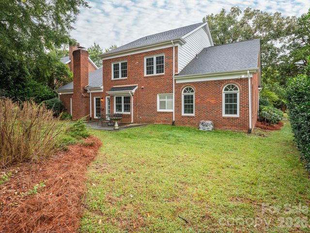 1207 Matthews Plantation Drive, Matthews, NC 28105