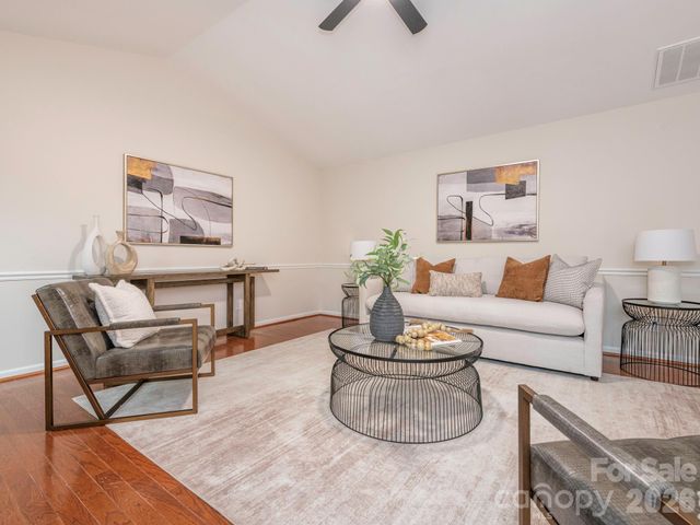 1207 Matthews Plantation Drive, Matthews, NC 28105
