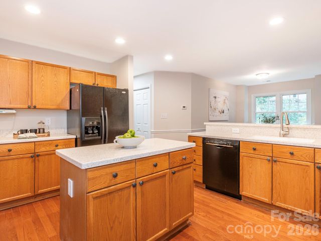 1207 Matthews Plantation Drive, Matthews, NC 28105