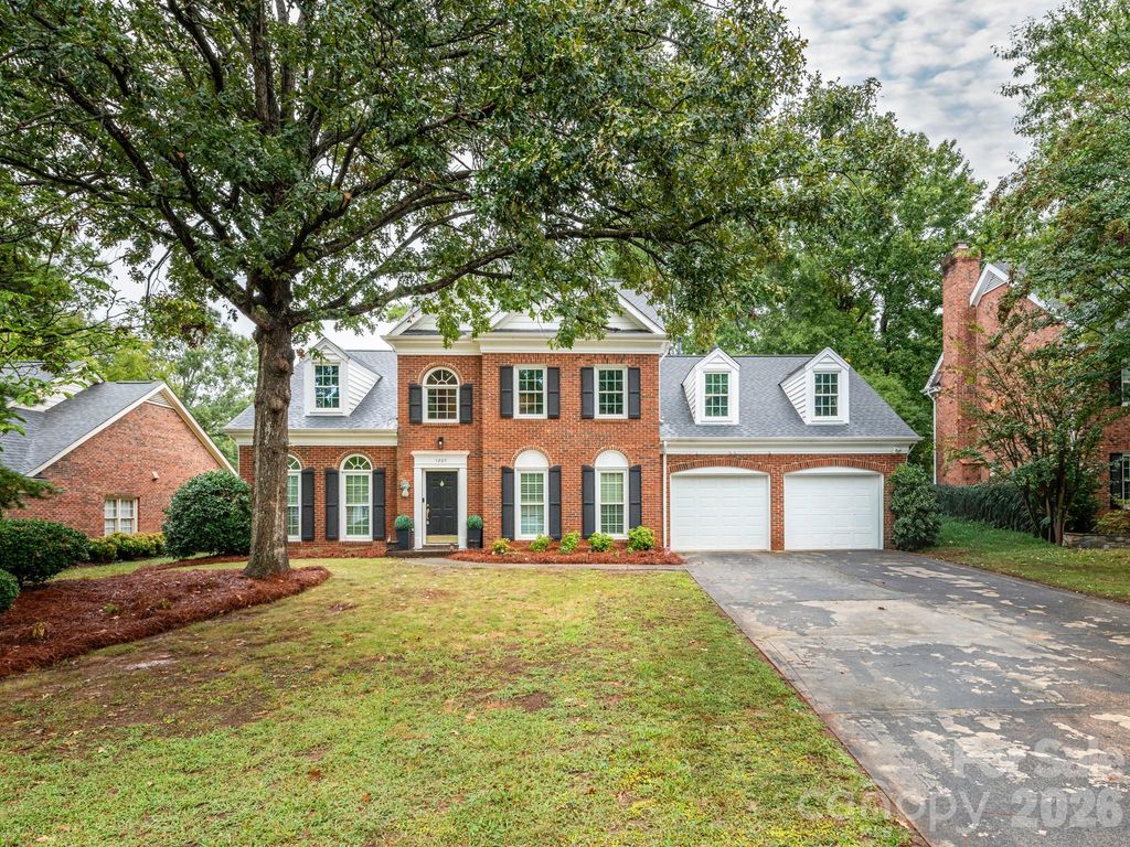 1207 Matthews Plantation Drive, Matthews, NC 28105