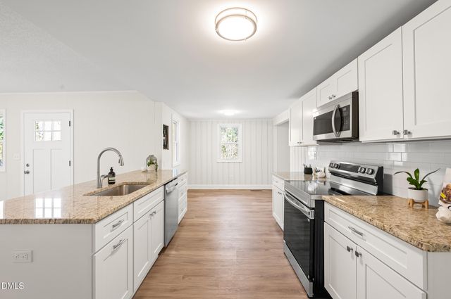 1659 W Darden Road, Clinton, NC 28328