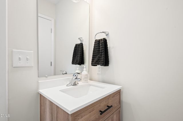 1659 W Darden Road, Clinton, NC 28328