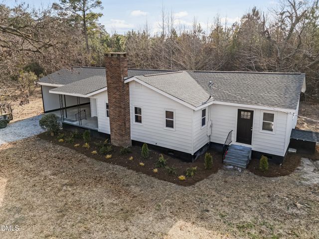 1659 W Darden Road, Clinton, NC 28328