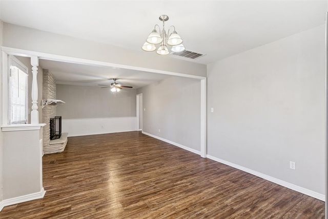 9400 Lakeshore Drive, The Village, OK 73120