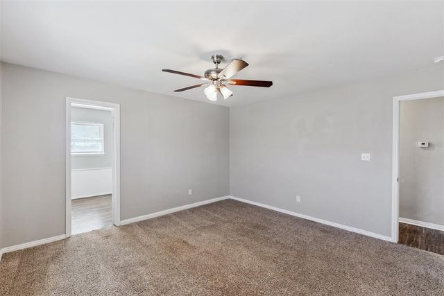 9400 Lakeshore Drive, The Village, OK 73120