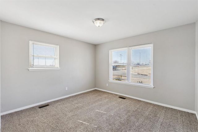 9400 Lakeshore Drive, The Village, OK 73120