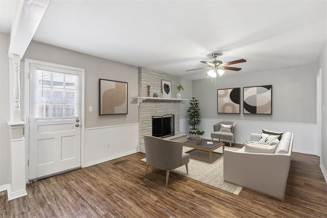 9400 Lakeshore Drive, The Village, OK 73120