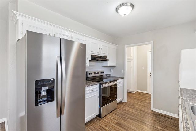 9400 Lakeshore Drive, The Village, OK 73120