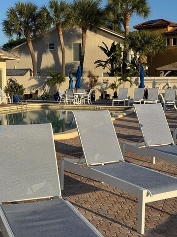 647 Snug Harbor Drive P2, Boynton Beach, FL 33435