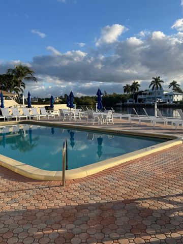 647 Snug Harbor Drive P2, Boynton Beach, FL 33435