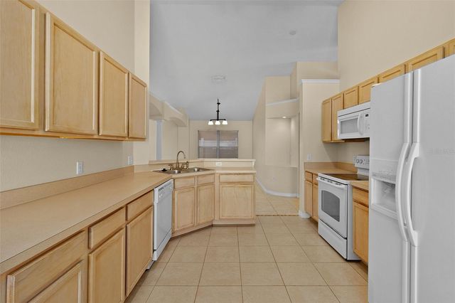 2546 CROWN RIDGE CIRCLE, Kissimmee, FL 34744