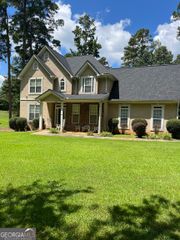 6885 Tell Road, Fairburn, GA 30213