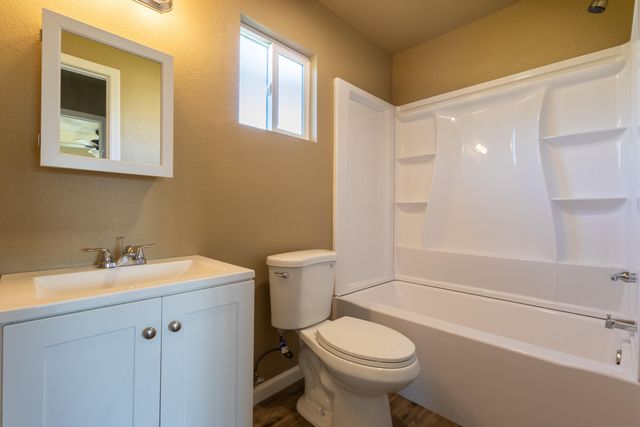 209 S Magnolia Avenue, Farmersville, CA 93223