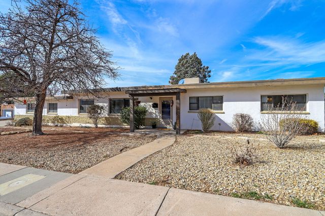 933 Avenida Estrellita NE, Albuquerque, NM 87110