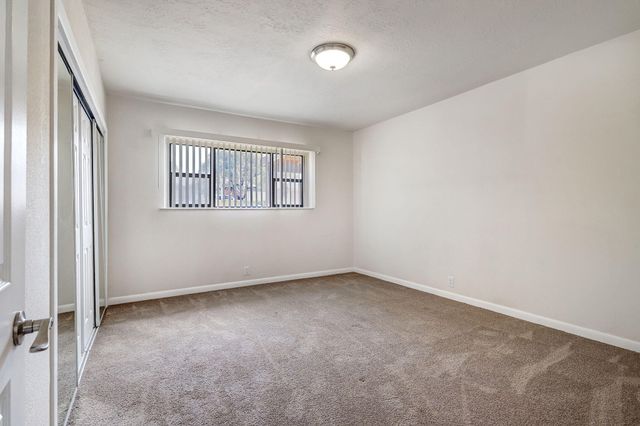 933 Avenida Estrellita NE, Albuquerque, NM 87110