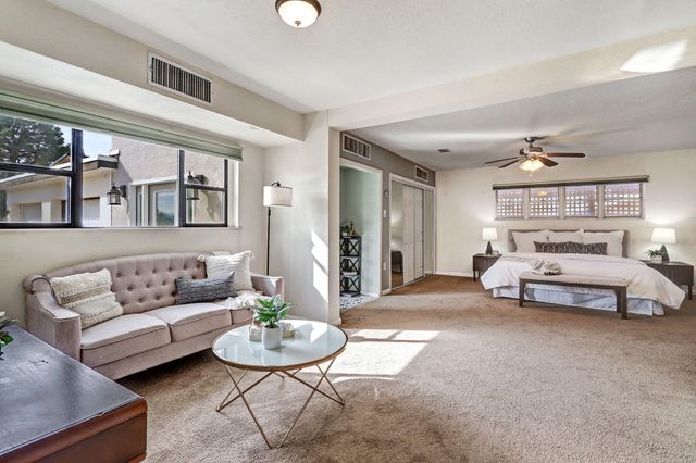 933 Avenida Estrellita NE, Albuquerque, NM 87110