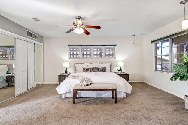 933 Avenida Estrellita NE, Albuquerque, NM 87110