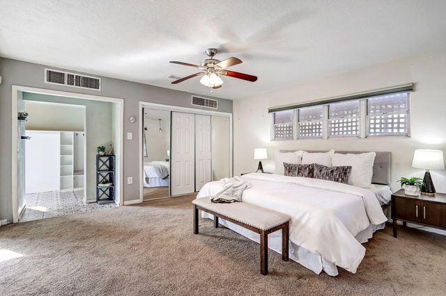 933 Avenida Estrellita NE, Albuquerque, NM 87110