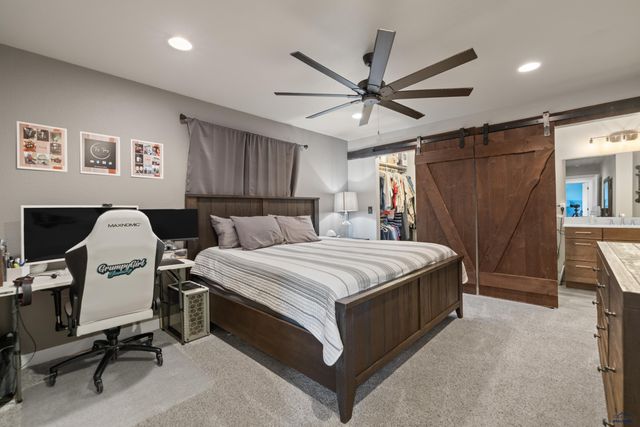 212 E BENGAL DR, Rapid City, SD 57701
