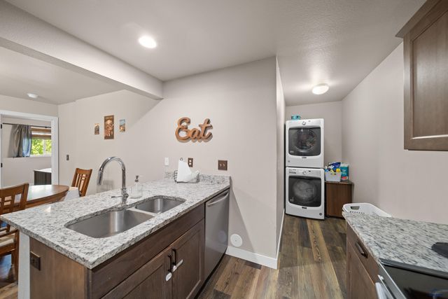 212 E BENGAL DR, Rapid City, SD 57701