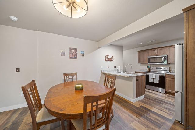 212 E BENGAL DR, Rapid City, SD 57701